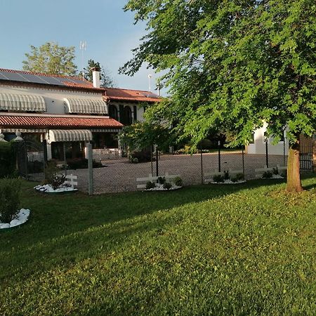 ヴィッロルバ La Libellula Bed & Breakfast エクステリア 写真